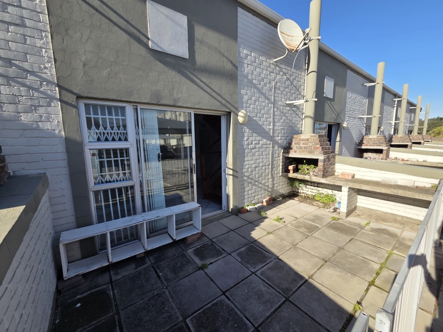 To Let 1 Bedroom Property for Rent in Humewood Eastern Cape
